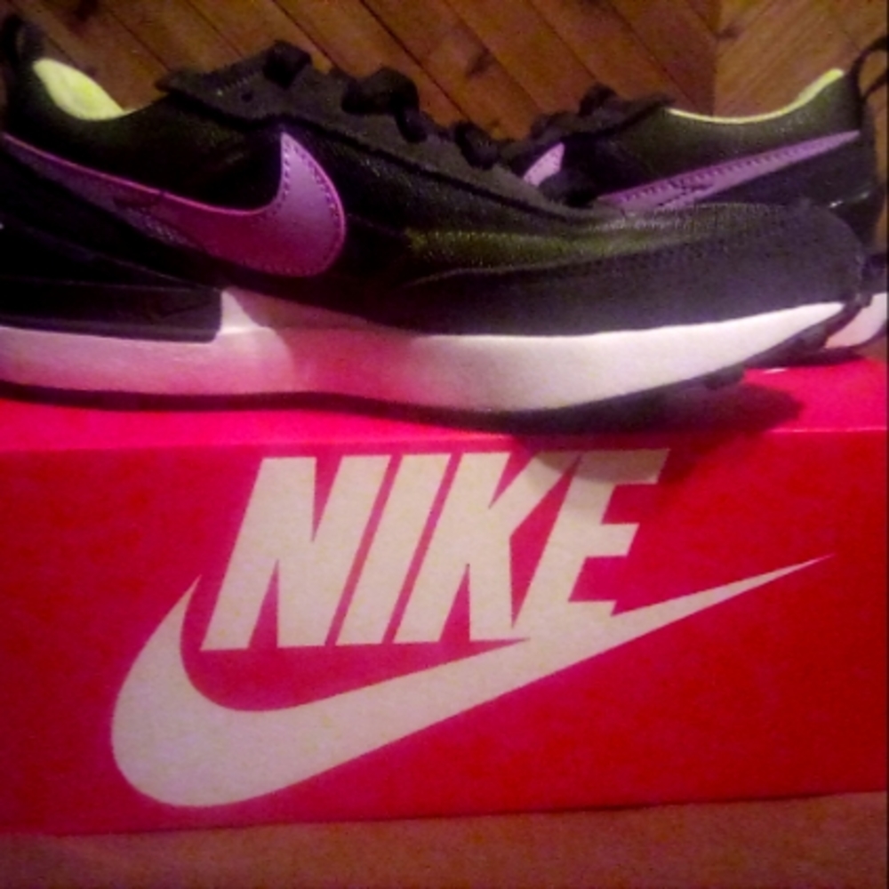 Nike Waffle One Girls 2y